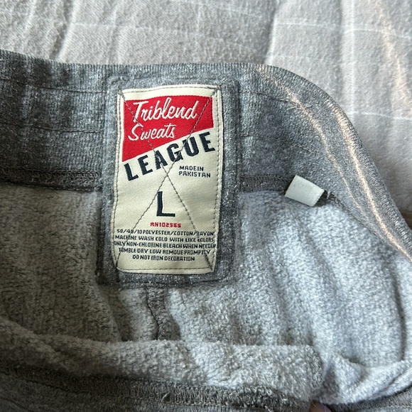 The Gunnery Size L Sweatpants - Picture 2 of 3